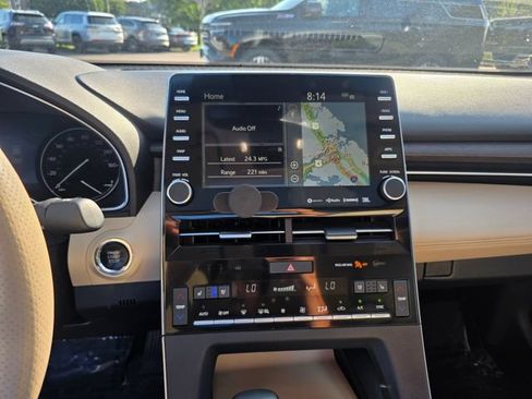 Used 2019 Toyota Avalon Limited w/ All Weather Liner Package FWD image 28