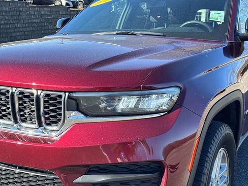 Used 2024 Jeep Grand Cherokee Laredo w/ Trailer Tow Package image 11