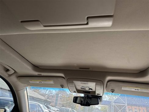 Used 2018 Chevrolet Tahoe LT image 12