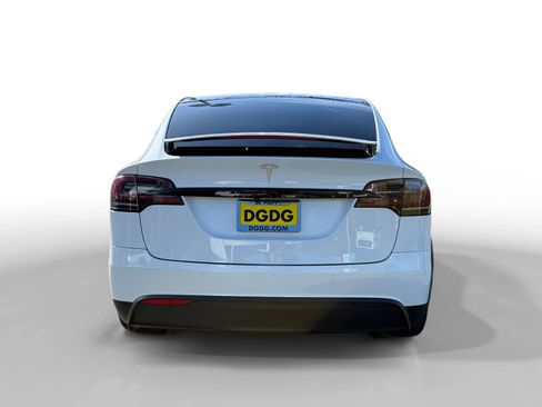 Used 2023 Tesla Model X image 4