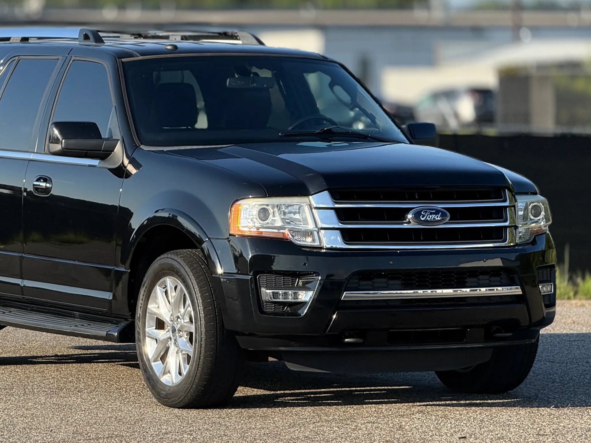 Used 2017 Ford Expedition Limited AWD/4WD image 15
