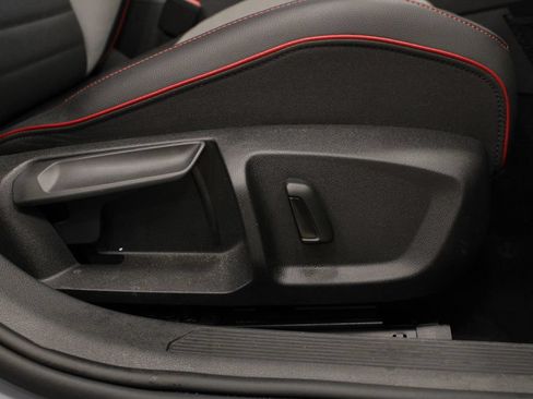 Used 2025 Volkswagen GTI SE FWD image 17