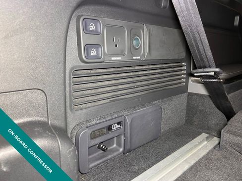 Used 2024 Rivian R1S Adventure image 25