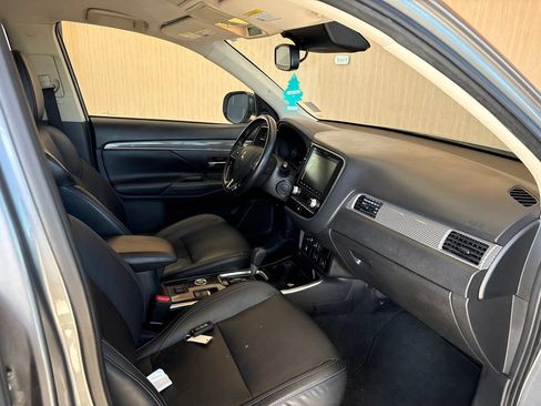 Used 2020 Mitsubishi Outlander SEL AWD/4WD image 23