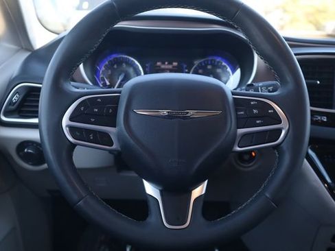 Used 2023 Chrysler Voyager LX image 12