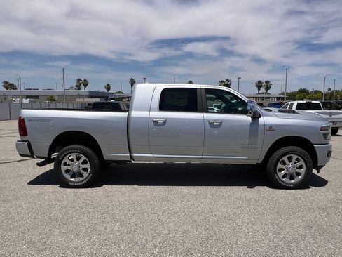 New 2026 RAM 2500 Laramie w/ Sport Appearance Package AWD/4WD image 9