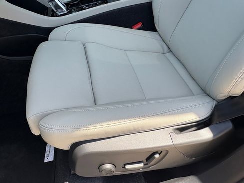 New 2026 Volvo XC40 B4 Plus w/ Protection Package Premier image 18