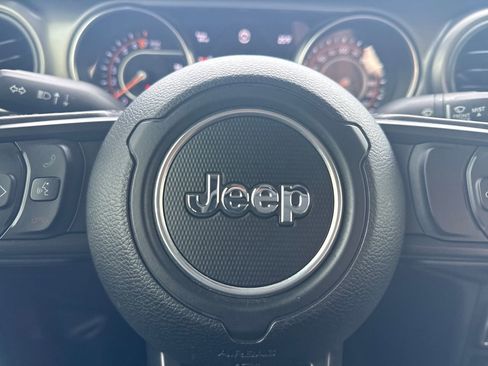 Used 2021 Jeep Gladiator Sport image 29