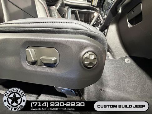 Used 2026 Jeep Wrangler Unlimited Rubicon AWD/4WD image 25