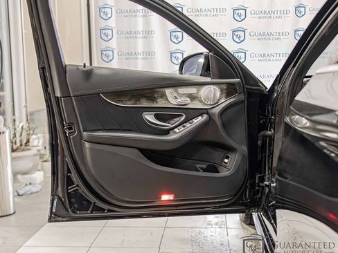 Used 2015 Mercedes-Benz C 400 4MATIC image 29