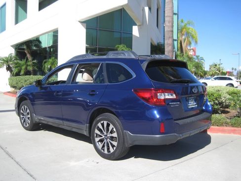 Used 2015 Subaru Outback 2.5i Limited AWD/4WD image 4