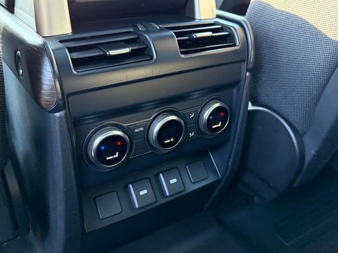 Used 2023 Land Rover Defender 130 X image 24