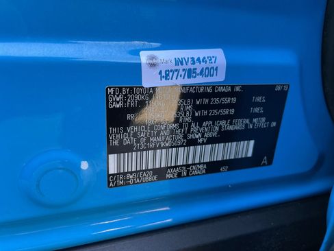 Used 2019 Toyota RAV4 XLE Premium w/ Carpet Mat Package FWD image 30