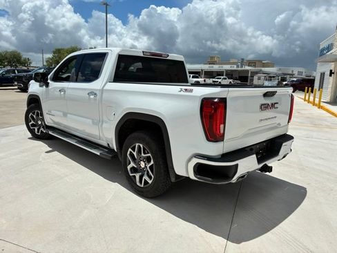 Used 2023 GMC Sierra 1500 SLT w/ SLT Premium Package AWD/4WD image 5