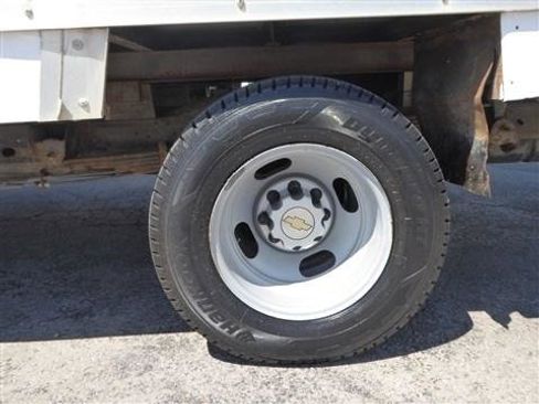 Used 2013 Chevrolet Express 3500 Extended RWD image 13