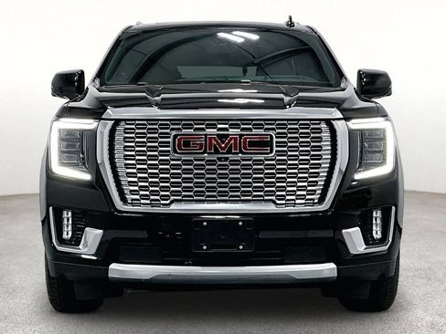 Used 2021 GMC Yukon Denali w/ Denali Premium Package AWD/4WD image 4