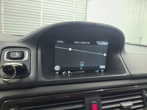 Used 2016 Volvo XC70 T5 Platinum image 32