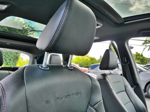 Used 2022 Honda Pilot Black Edition image 14
