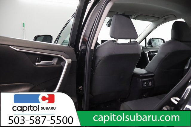Used 2025 Toyota RAV4 XLE AWD/4WD image 28
