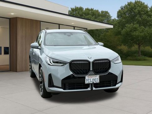 Used 2025 BMW X3 xDrive30 w/ M Sport Package AWD/4WD image 5