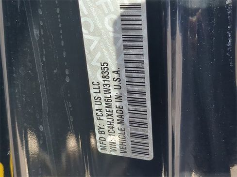 Used 2020 Jeep Wrangler Unlimited Sahara image 39