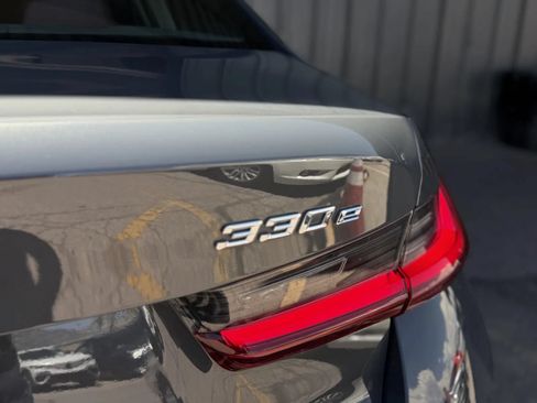 Used 2024 BMW 330e w/ Convenience Package RWD image 48