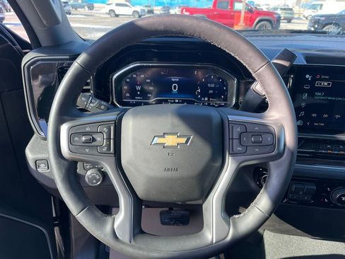 Used 2025 Chevrolet Silverado 1500 LT image 14