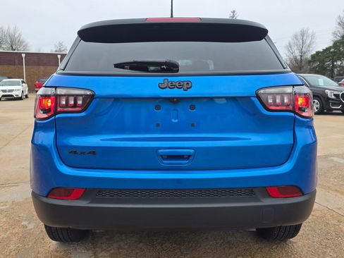 Used 2023 Jeep Compass Latitude image 18