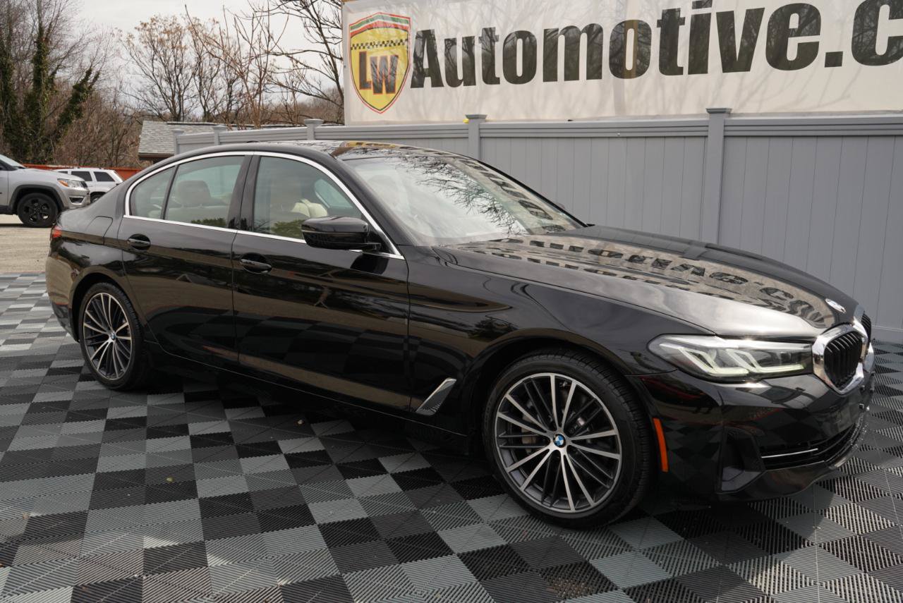 Used 2021 BMW 530i xDrive w/ Convenience Package AWD/4WD image 2