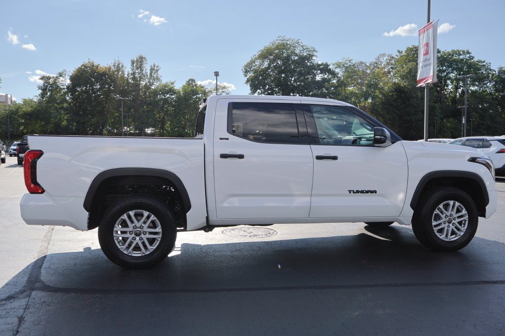 Used 2023 Toyota Tundra SR5 w/ SR5 Convenience Package AWD/4WD image 9