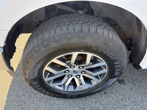 Used 2022 Ford F150 Lariat w/ Equipment Group 501A Mid AWD/4WD image 9