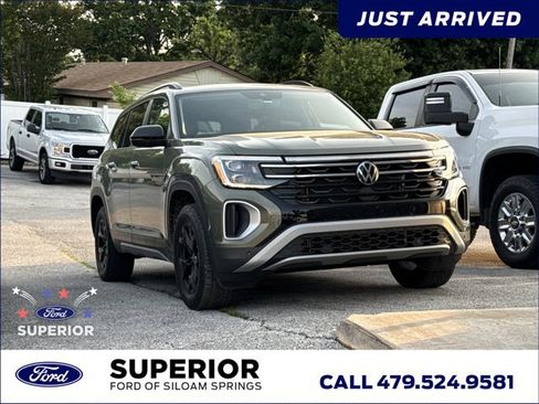Used 2025 Volkswagen Atlas Peak Edition SE AWD/4WD image 1