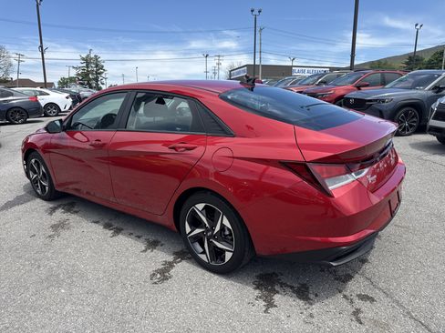Used 2023 Hyundai Elantra SEL w/ Convenience Package FWD image 6