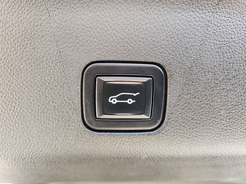 Certified 2022 Chevrolet Tahoe Premier AWD/4WD image 43