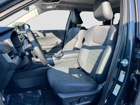 New 2025 Mitsubishi Outlander SE image 22