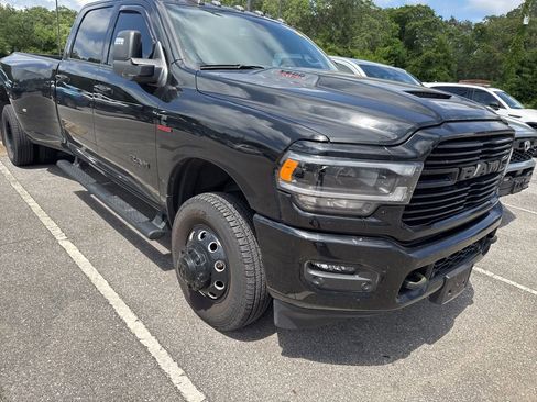 Used 2023 RAM 3500 Laramie w/ Night Edition AWD/4WD image 4