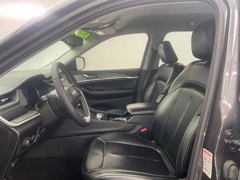 Used 2023 Jeep Grand Cherokee L Limited AWD/4WD image 17