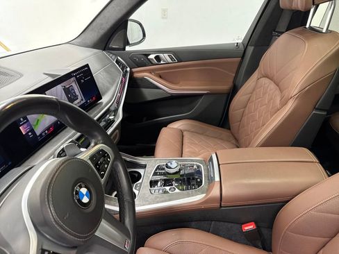 Used 2024 BMW X7 xDrive40i w/ Executive Package image 43