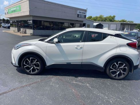 Used 2021 Toyota C-HR XLE FWD image 4