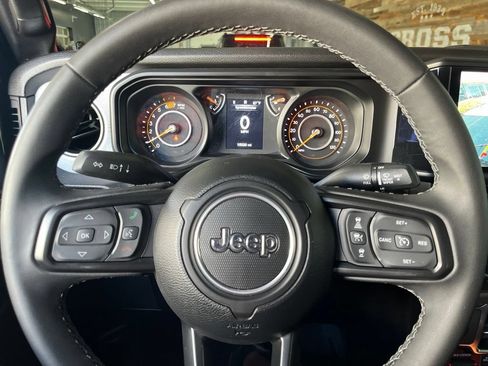 Used 2025 Jeep Wrangler Unlimited Sport AWD/4WD image 30