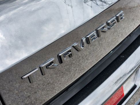 Used 2024 Chevrolet Traverse RS FWD image 11