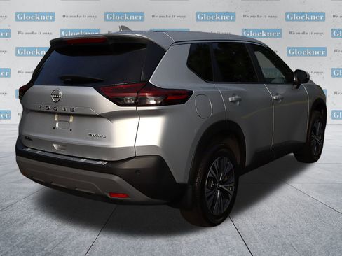 Used 2023 Nissan Rogue SV image 6