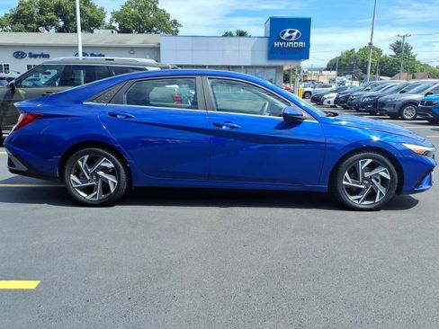 Certified 2024 Hyundai Elantra SEL w/ Convenience Package FWD image 4