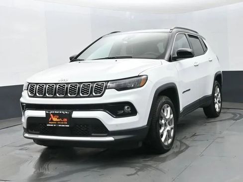 Used 2025 Jeep Compass Limited AWD/4WD image 1