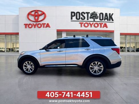 Used 2021 Ford Explorer Limited w/ Equipment Group 301A AWD/4WD image 3