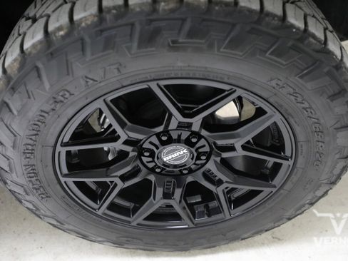 Used 2025 GMC Sierra 1500 AT4X AWD/4WD image 31
