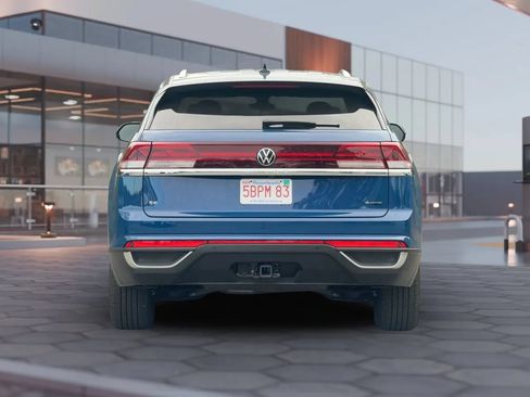 Used 2025 Volkswagen Atlas Cross Sport SE AWD/4WD image 4