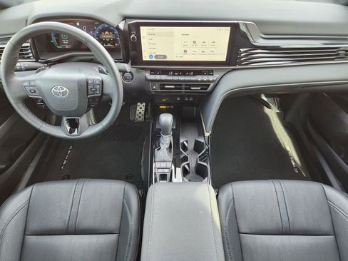 Used 2025 Toyota Camry XSE image 29