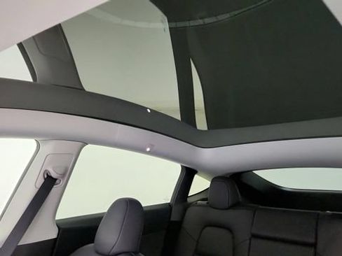 Used 2024 Tesla Model Y 2WD image 74