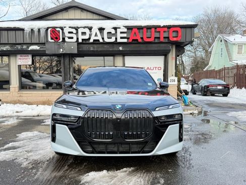 Used 2023 BMW 760i xDrive w/ Parking Assistance Package image 2